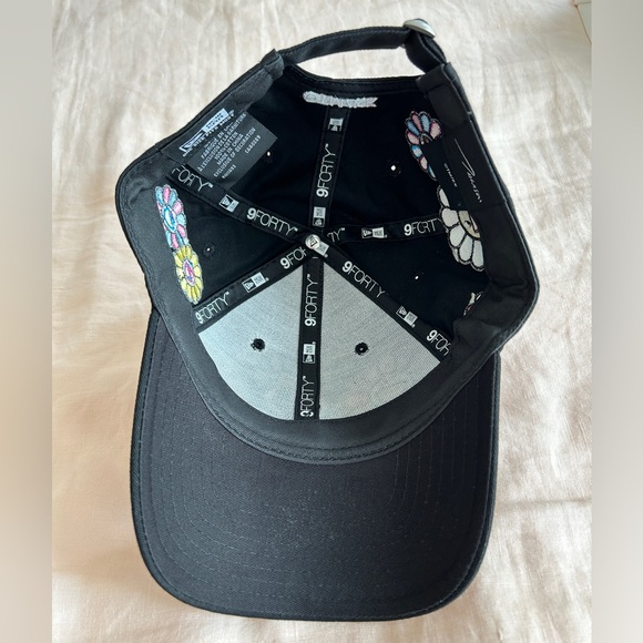 New Era 9FORTY Takashi Murakami flower baseball cap NWOT - Picture 6 of 6